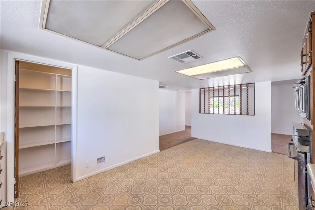 2300 Lindell, Las Vegas, NV 89146