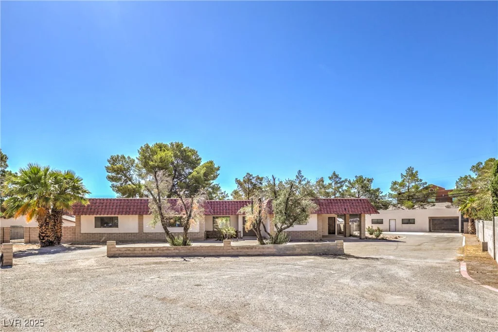 2300 Lindell, Las Vegas, NV 89146