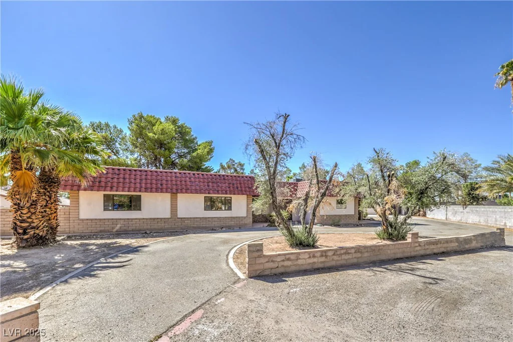 2300 Lindell, Las Vegas, NV 89146