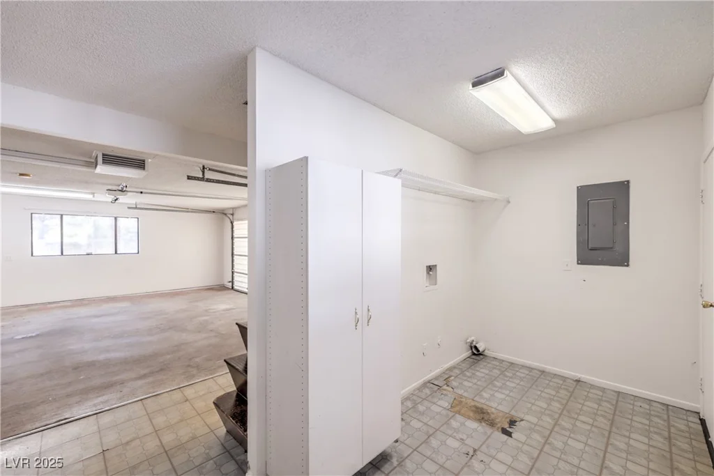 2300 Lindell, Las Vegas, NV 89146