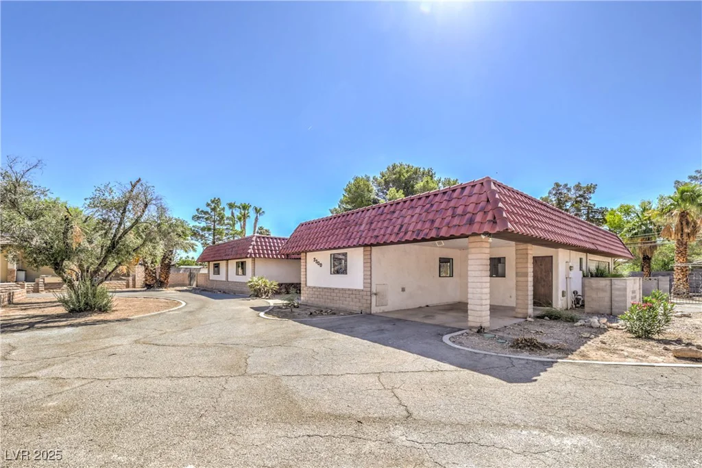 2300 Lindell, Las Vegas, NV 89146