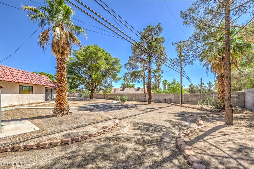 2300 Lindell, Las Vegas, NV 89146