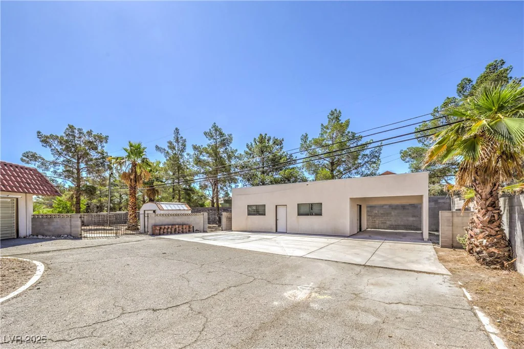2300 Lindell, Las Vegas, NV 89146