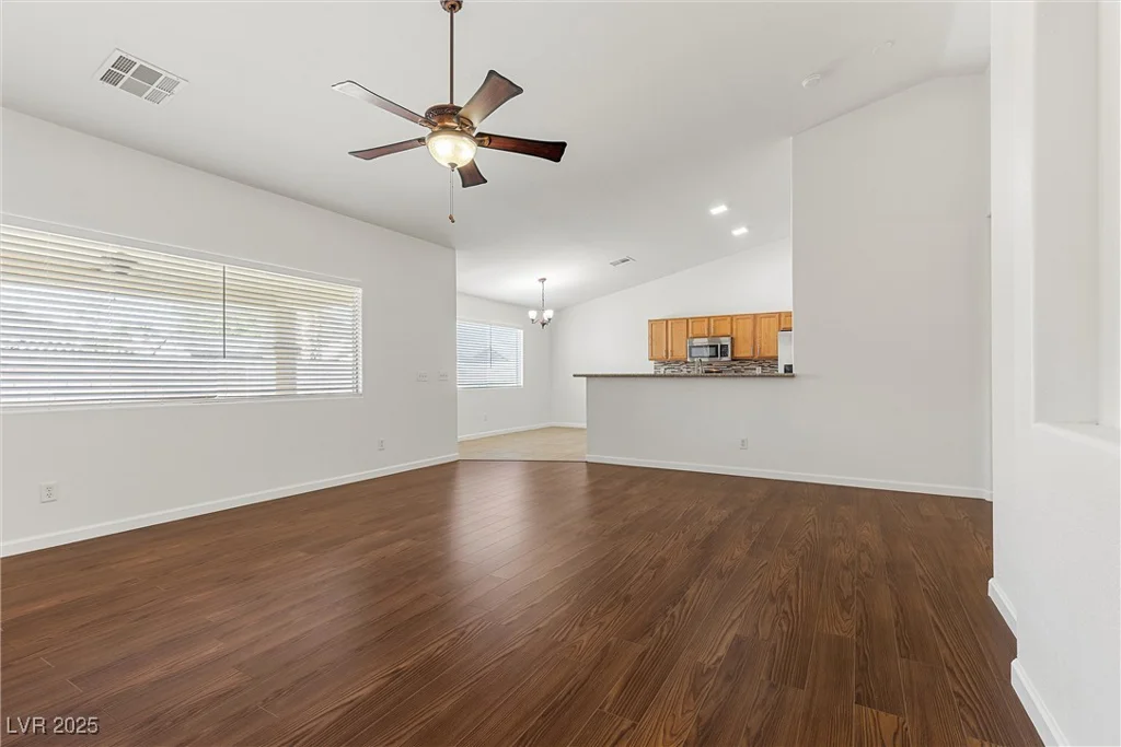 5577 Golden Leaf, Las Vegas, NV 89122