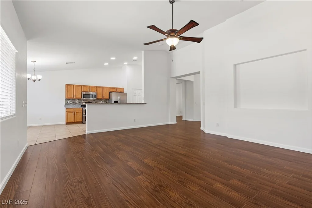 5577 Golden Leaf, Las Vegas, NV 89122