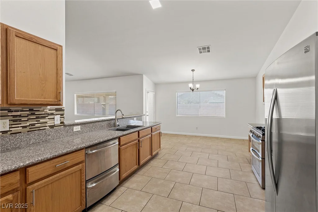 5577 Golden Leaf, Las Vegas, NV 89122