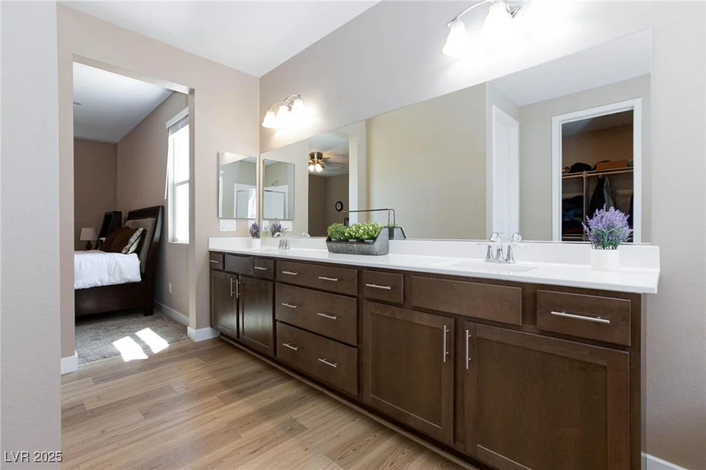 8873 Howell, Las Vegas, NV 89166