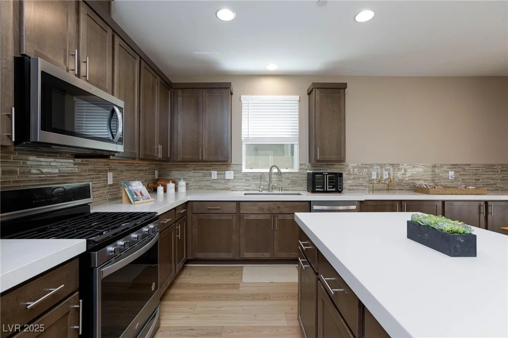 8873 Howell, Las Vegas, NV 89166