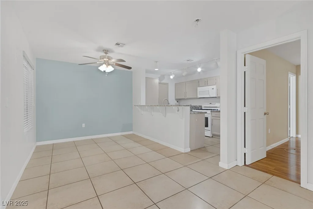 8452 Boseck, Las Vegas, NV 89145