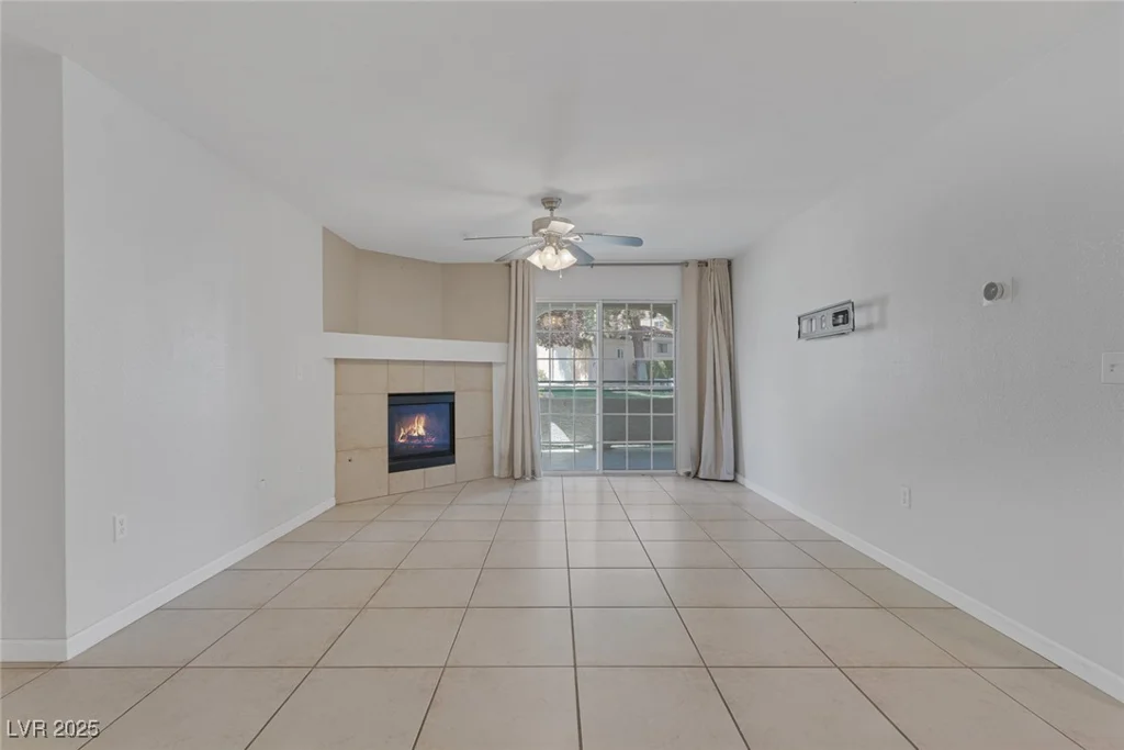 8452 Boseck, Las Vegas, NV 89145