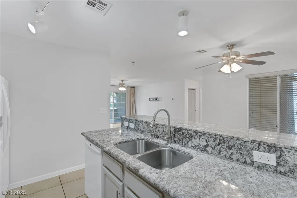 8452 Boseck, Las Vegas, NV 89145