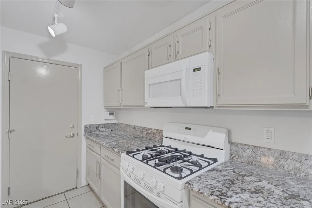 8452 Boseck, Las Vegas, NV 89145