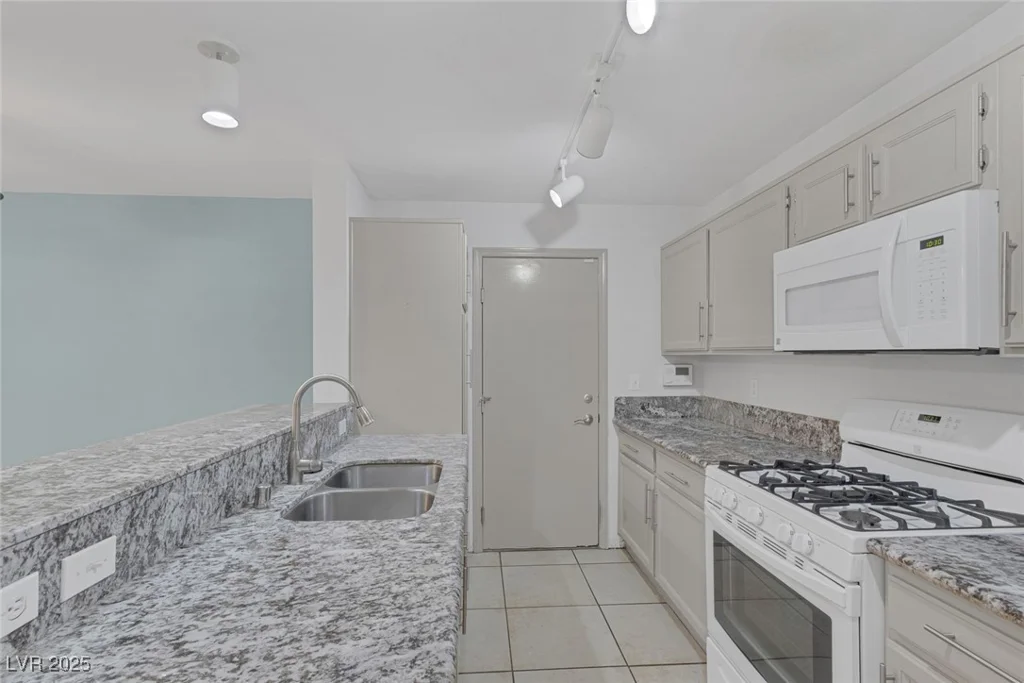 8452 Boseck, Las Vegas, NV 89145