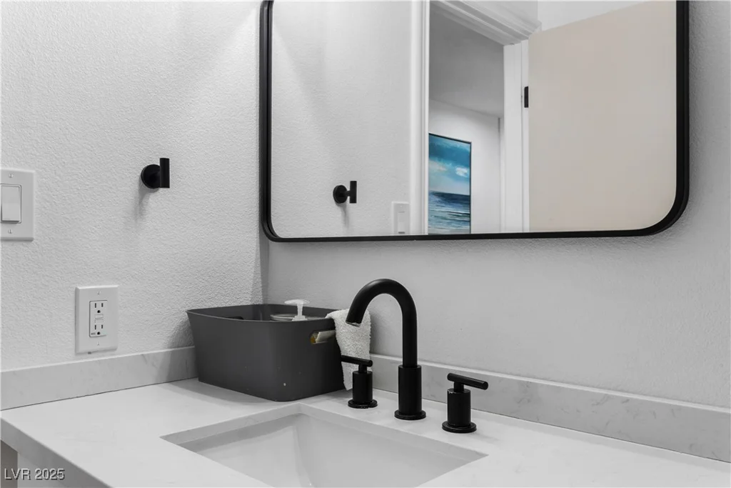 3019 Robar, Las Vegas, NV 89121