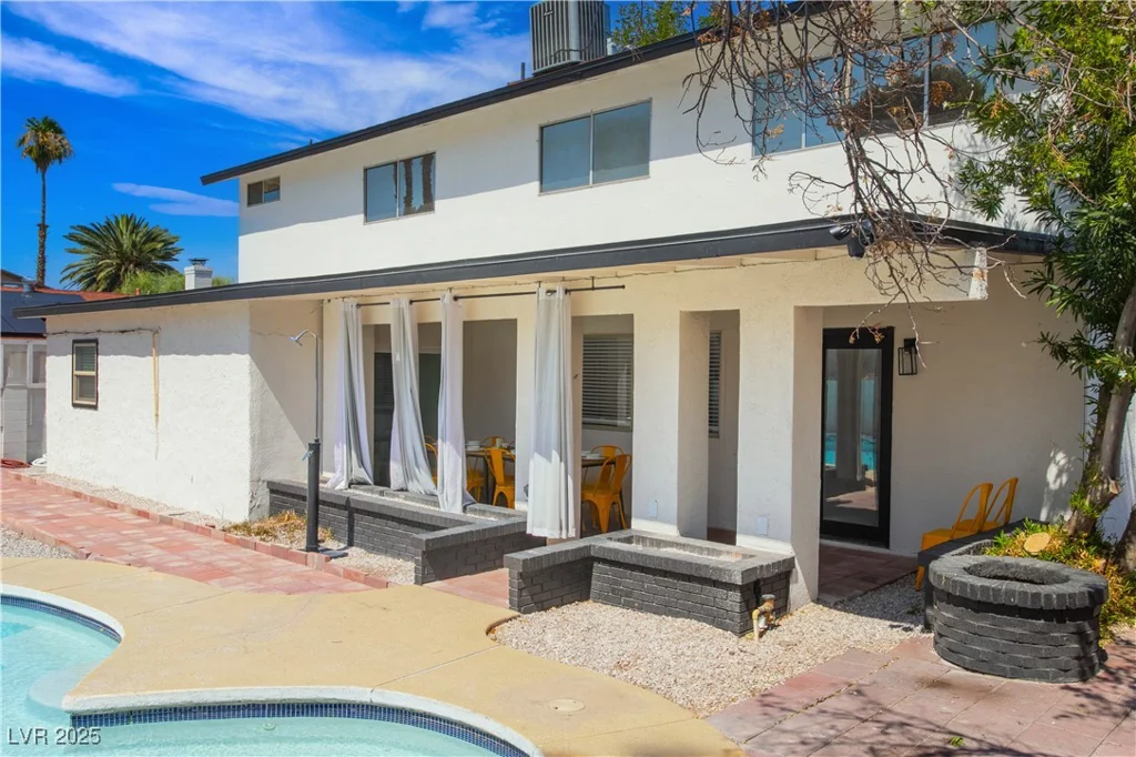 3019 Robar, Las Vegas, NV 89121