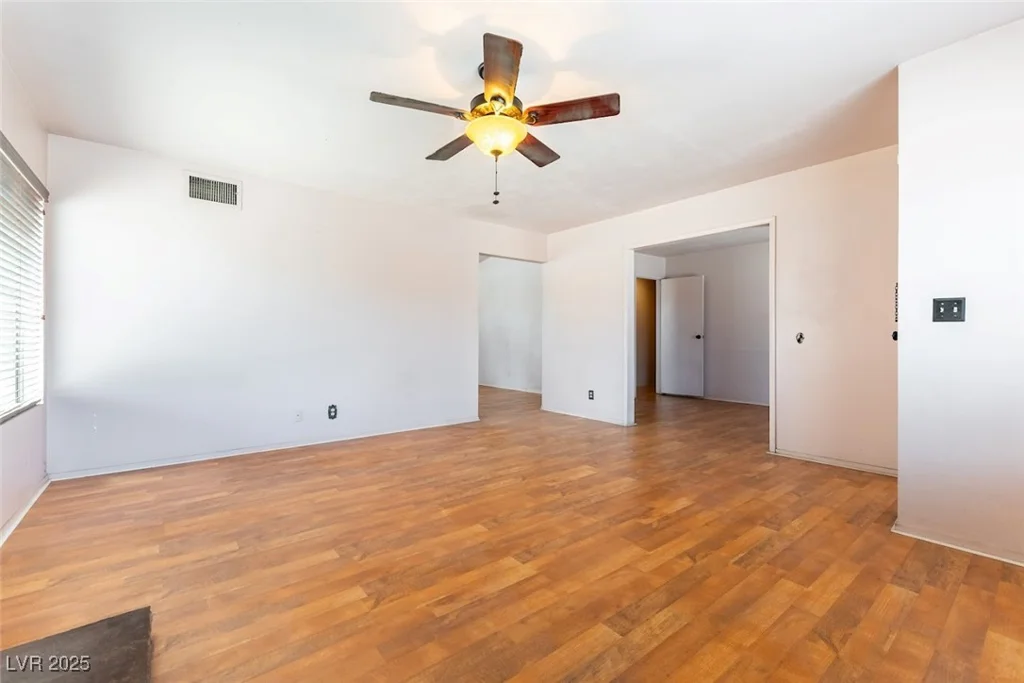 1940 Sunnyslope, Las Vegas, NV 89119