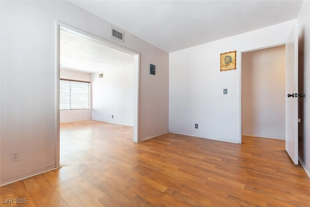 1940 Sunnyslope, Las Vegas, NV 89119