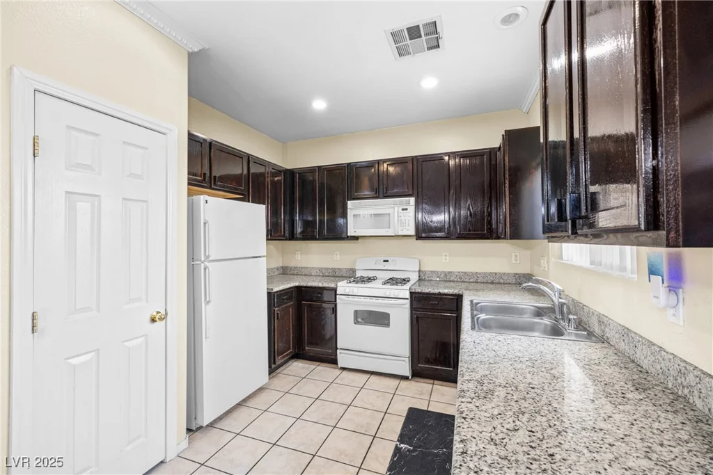 5456 Raccoon Valley, Las Vegas, NV 89122