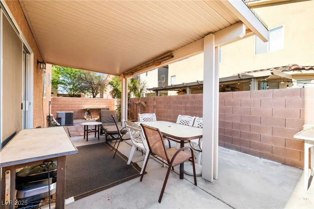 5456 Raccoon Valley, Las Vegas, NV 89122