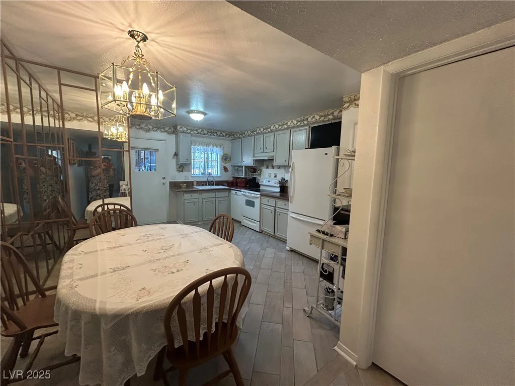 4247 Mississippi, Las Vegas, NV 89103