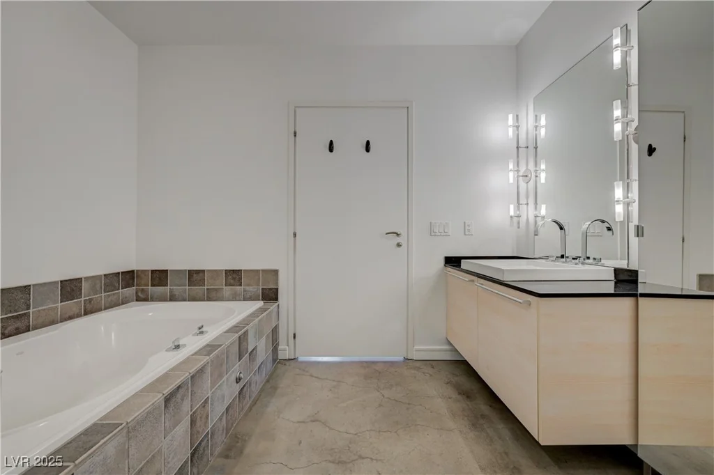 200 Hoover, Las Vegas, NV 89101