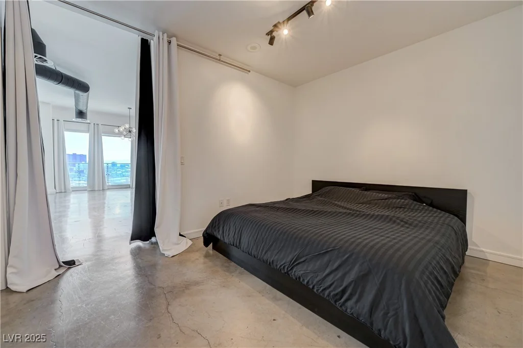 200 Hoover, Las Vegas, NV 89101