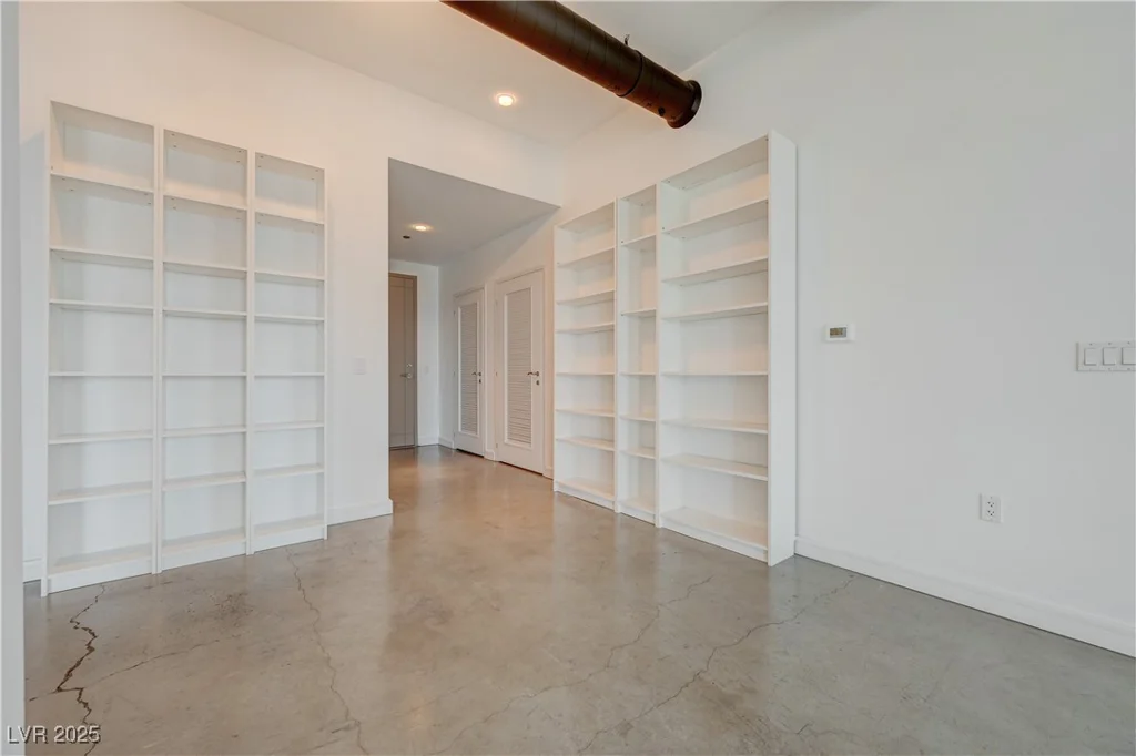 200 Hoover, Las Vegas, NV 89101