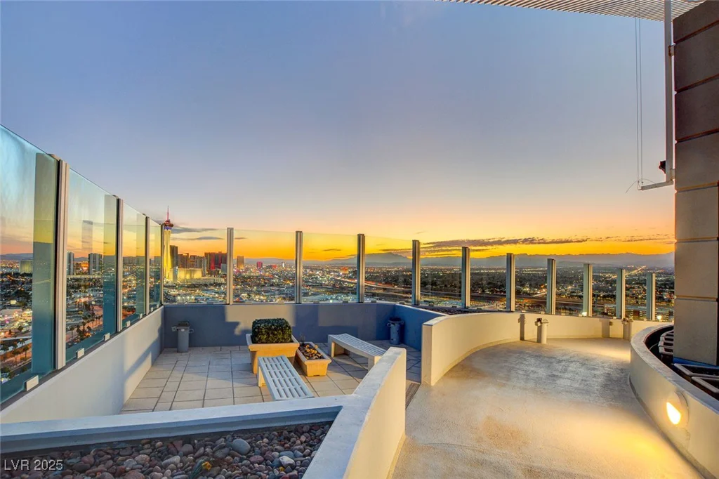 200 Hoover, Las Vegas, NV 89101
