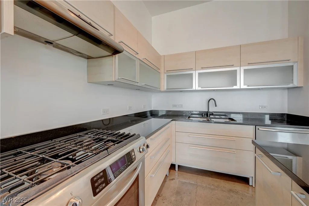 200 Hoover, Las Vegas, NV 89101