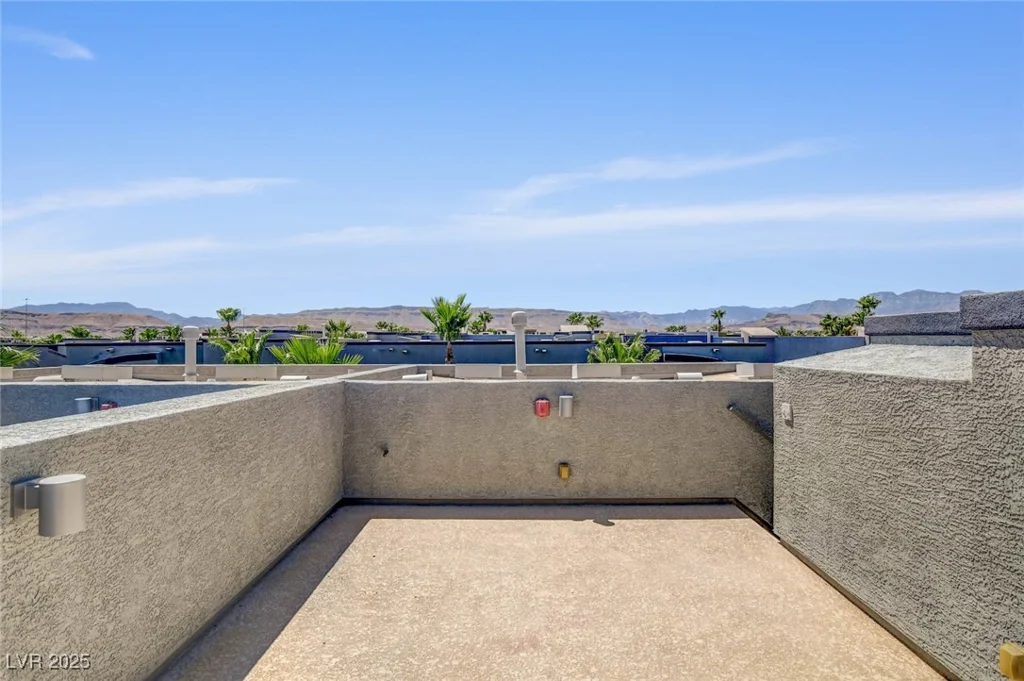 9050 Tropicana, Las Vegas, NV 89147