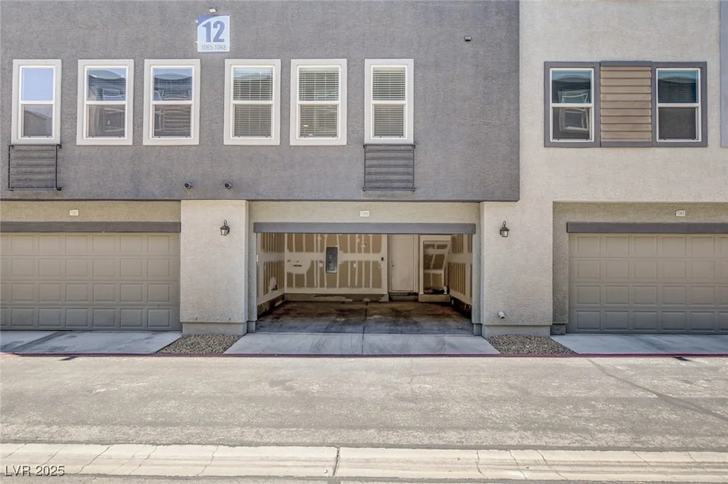 9050 Tropicana, Las Vegas, NV 89147