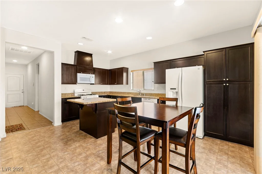 7927 Blue Lake Peak, Las Vegas, NV 89166