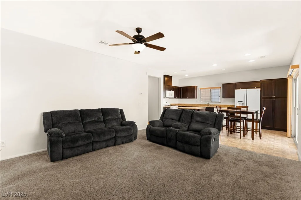 7927 Blue Lake Peak, Las Vegas, NV 89166
