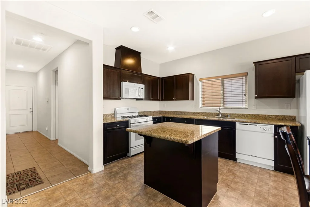 7927 Blue Lake Peak, Las Vegas, NV 89166