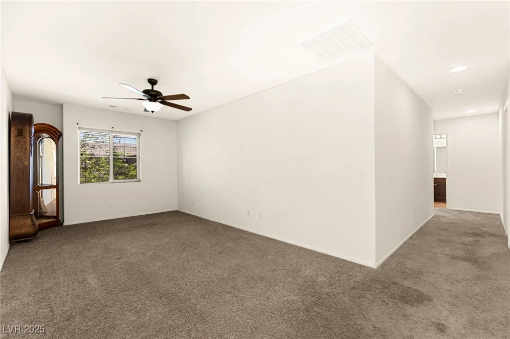 7927 Blue Lake Peak, Las Vegas, NV 89166