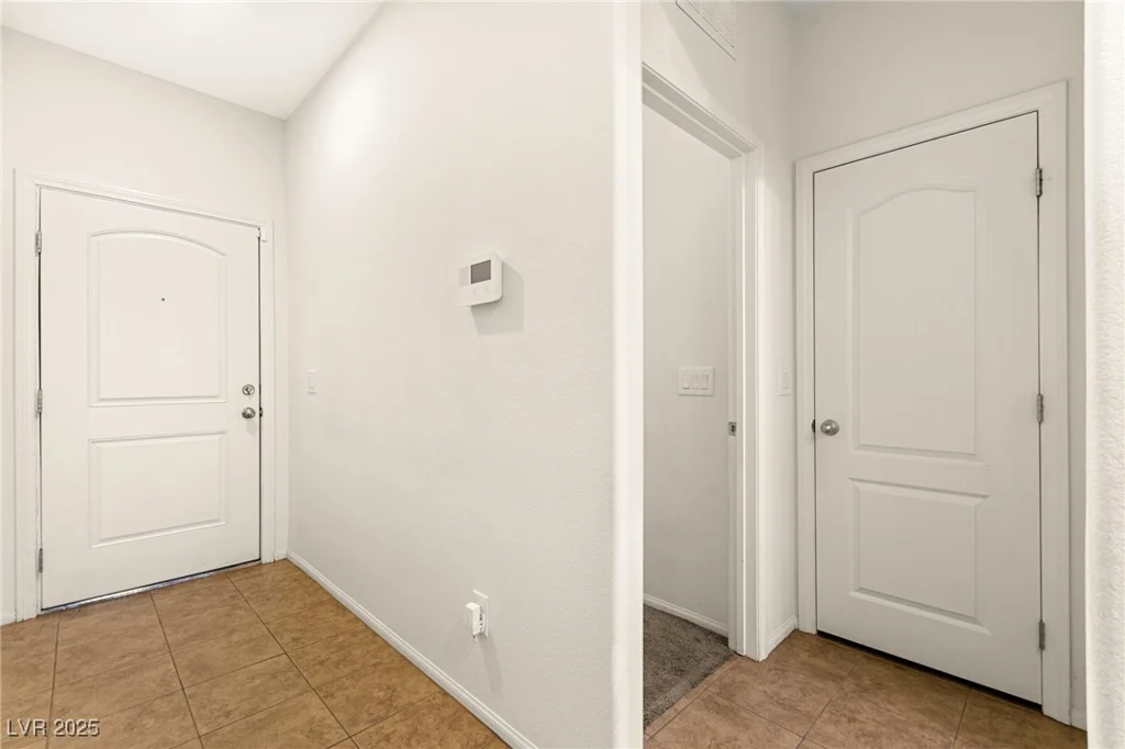 7927 Blue Lake Peak, Las Vegas, NV 89166