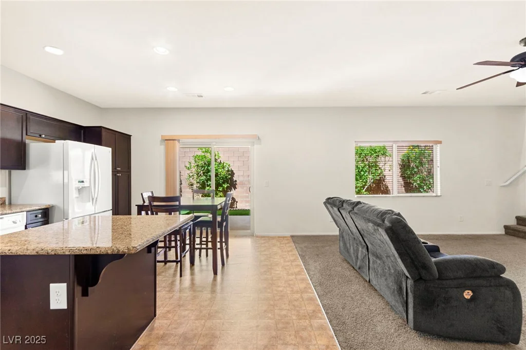 7927 Blue Lake Peak, Las Vegas, NV 89166