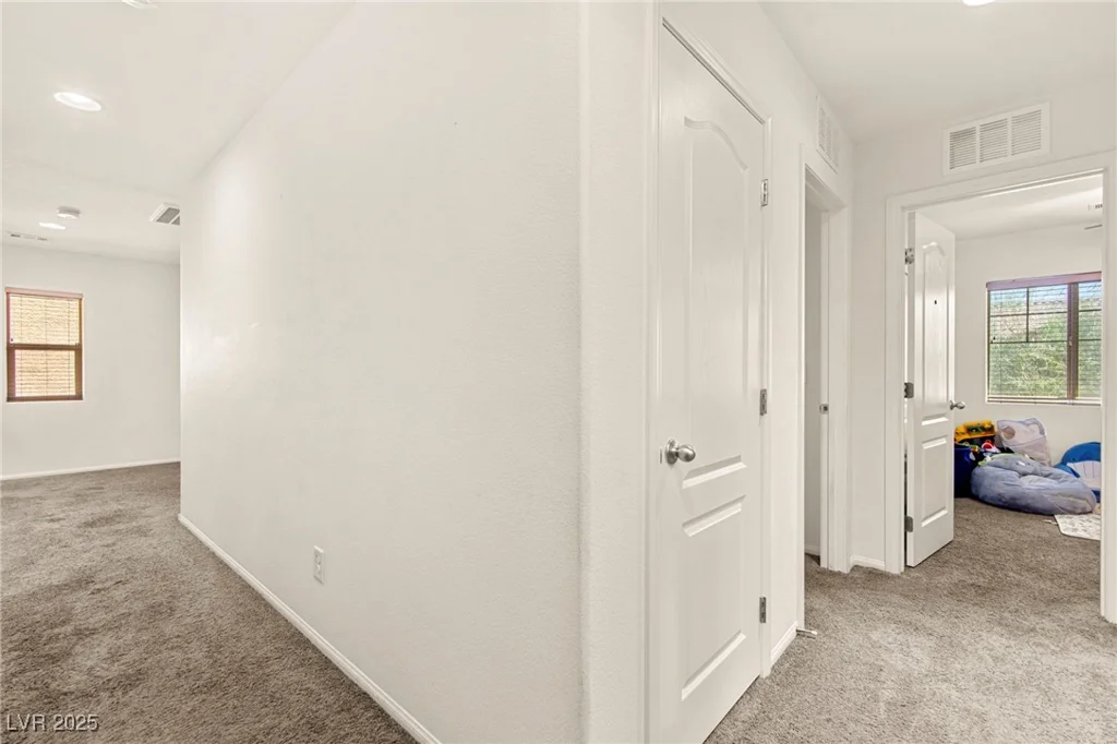 7927 Blue Lake Peak, Las Vegas, NV 89166