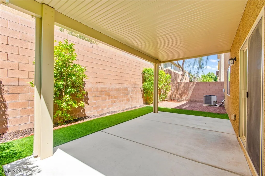 7927 Blue Lake Peak, Las Vegas, NV 89166