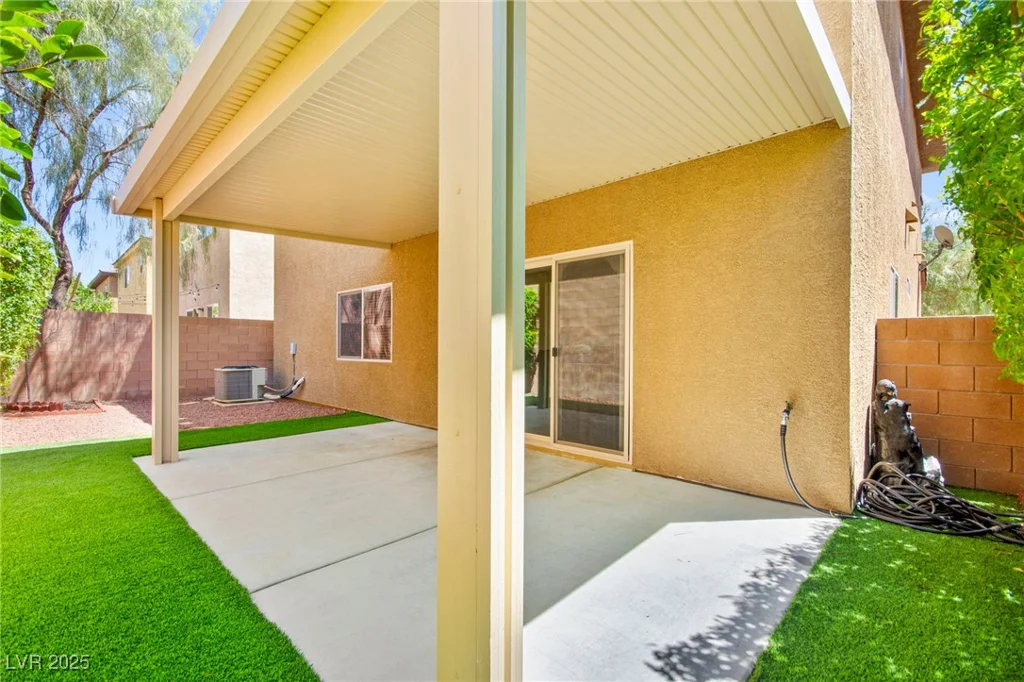 7927 Blue Lake Peak, Las Vegas, NV 89166