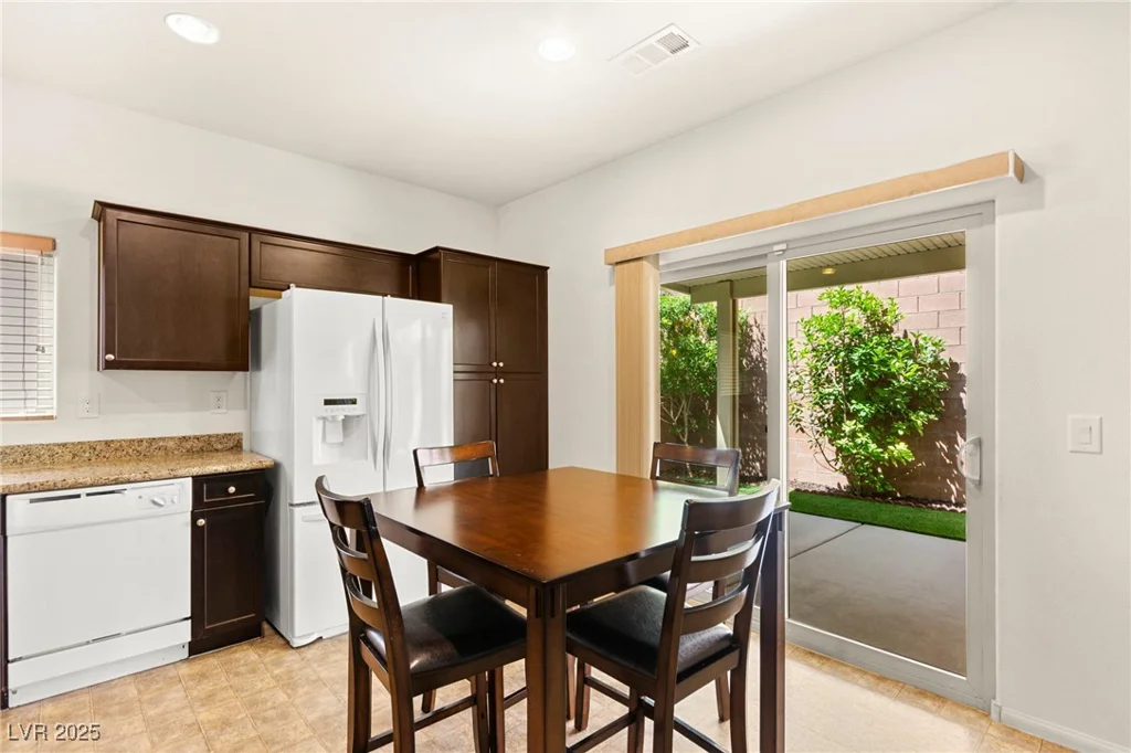 7927 Blue Lake Peak, Las Vegas, NV 89166