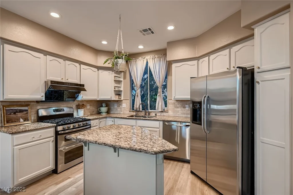 1612 Estrella, Las Vegas, NV 89117