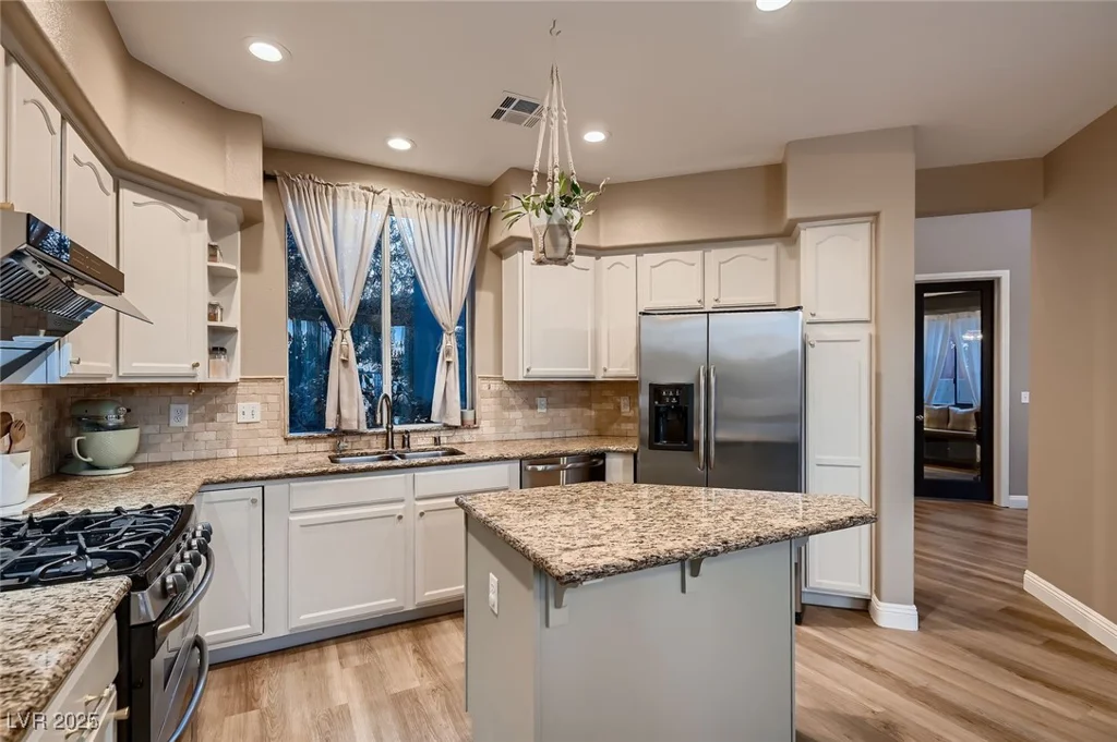 1612 Estrella, Las Vegas, NV 89117
