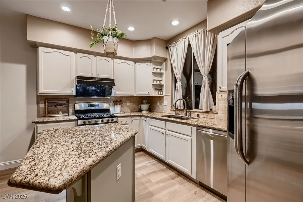 1612 Estrella, Las Vegas, NV 89117