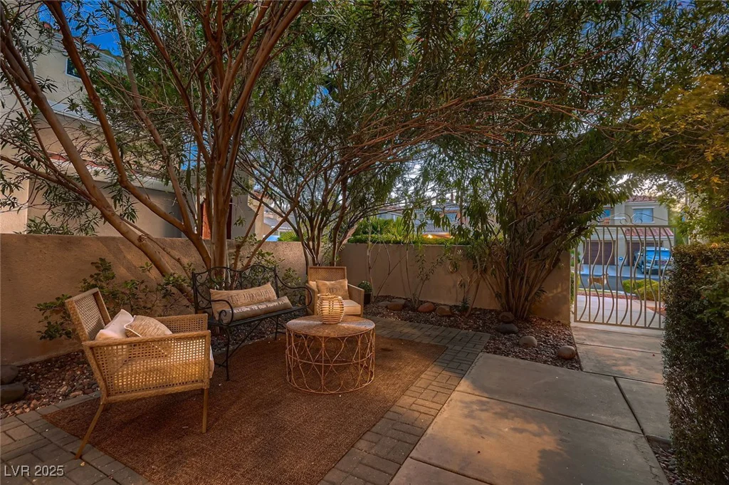 1612 Estrella, Las Vegas, NV 89117