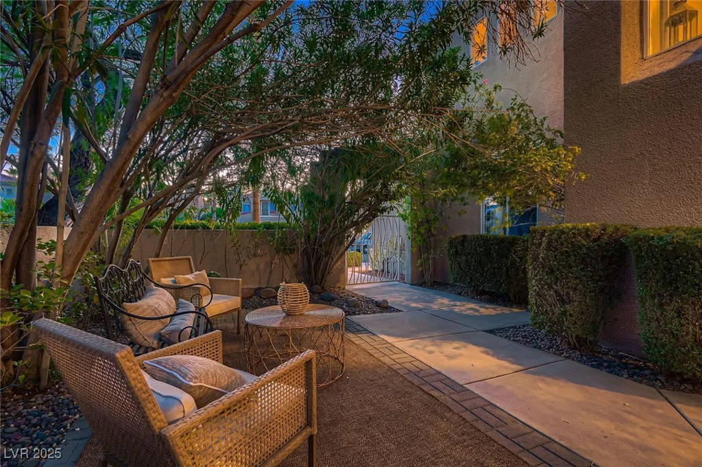 1612 Estrella, Las Vegas, NV 89117