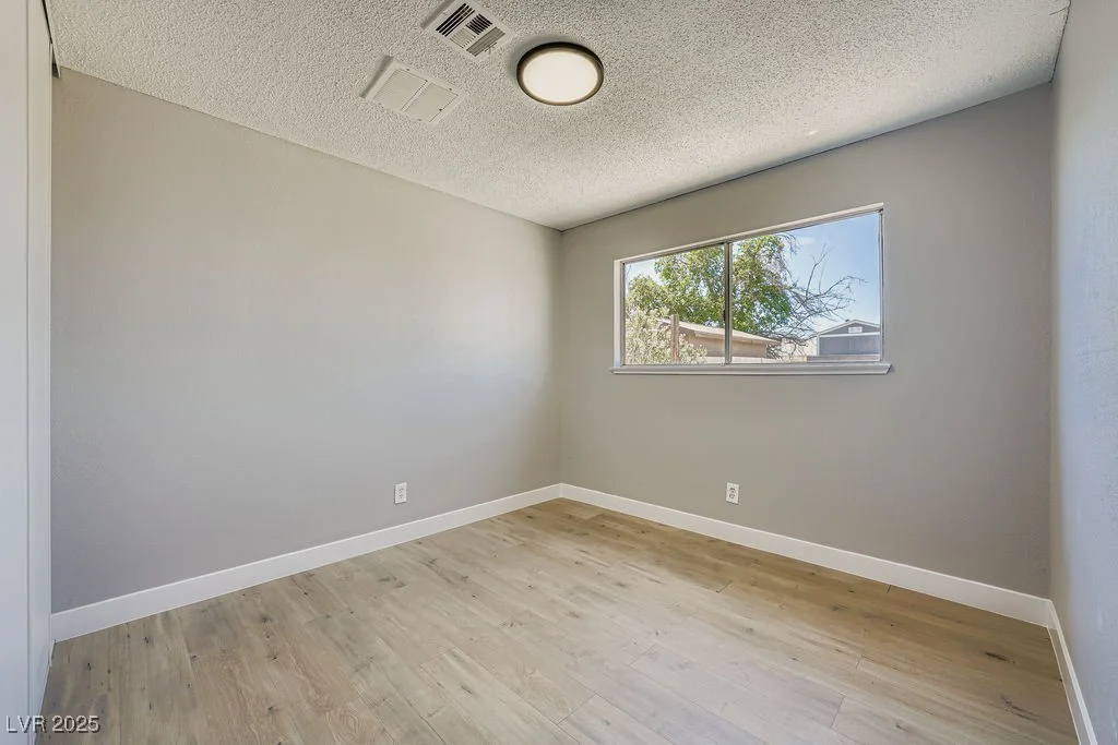 5813 Condor, Las Vegas, NV 89108