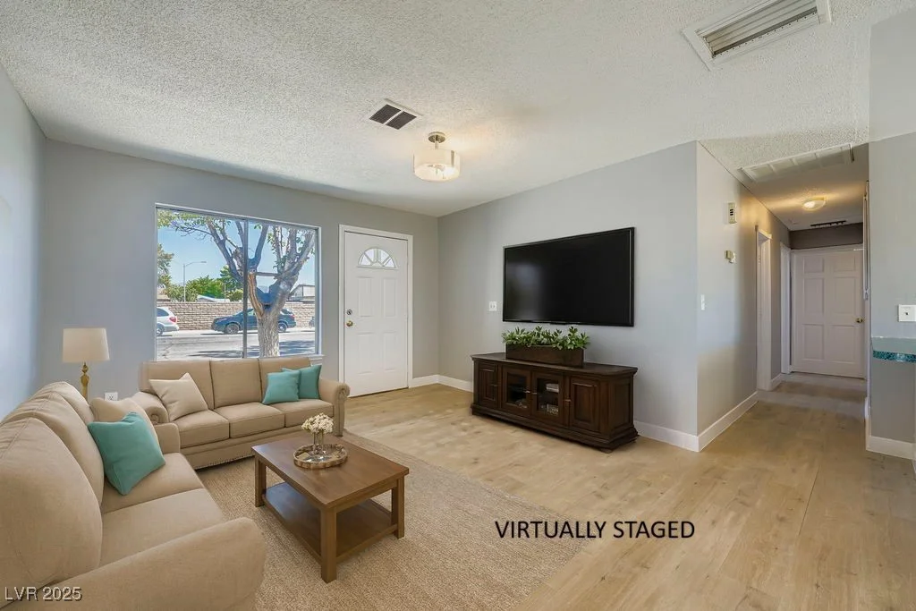 5813 Condor, Las Vegas, NV 89108
