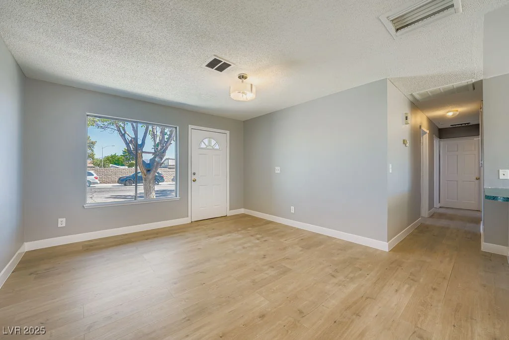 5813 Condor, Las Vegas, NV 89108