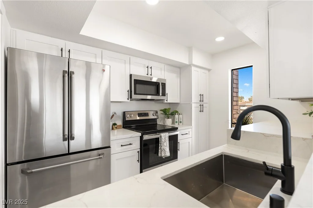 2838 Geary, Las Vegas, NV 89109
